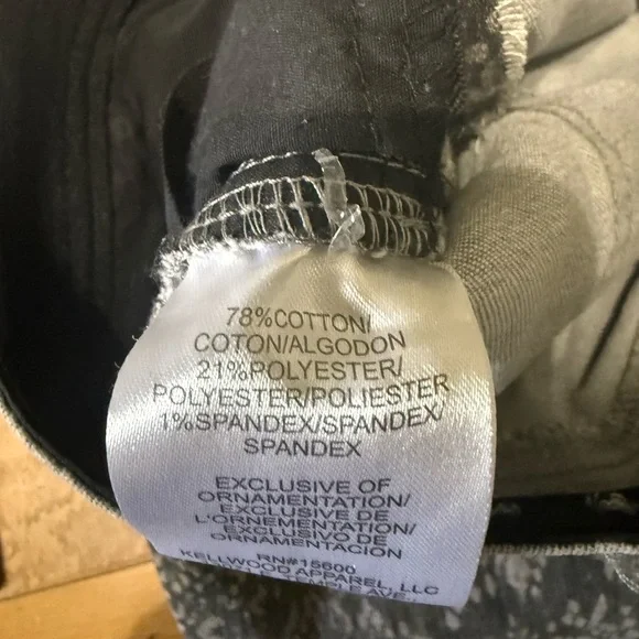 Wit & Wisdom Snake Print Jeans- 14 - Picture 5 of 5